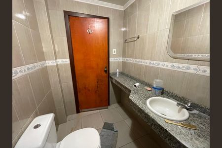 Casa para alugar com 300m², 3 quartos e 2 vagasBanheiro 1