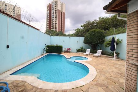 Casa à venda com 373m², 6 quartos e 4 vagasÁrea Comum