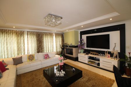 Casa à venda com 373m², 6 quartos e 4 vagasSala