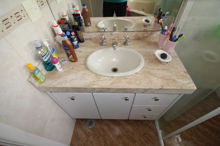 Casa à venda com 373m², 6 quartos e 4 vagasQuarto 1 - Banheiro