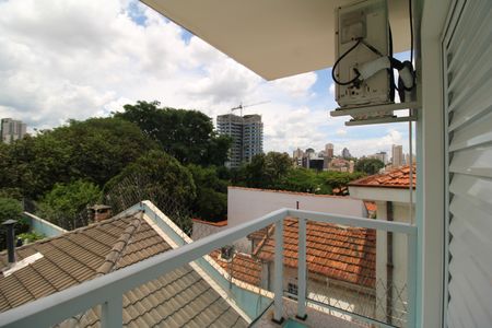 Casa à venda com 373m², 6 quartos e 4 vagasQuarto 1 - Varanda