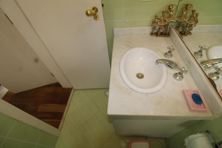 Casa à venda com 373m², 6 quartos e 4 vagasBanheiro 2