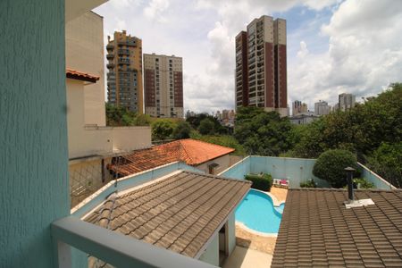 Casa à venda com 373m², 6 quartos e 4 vagasQuarto 1 - Varanda