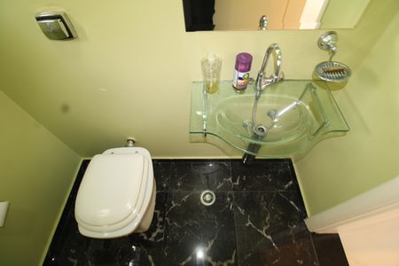 Casa à venda com 373m², 6 quartos e 4 vagasLavabo