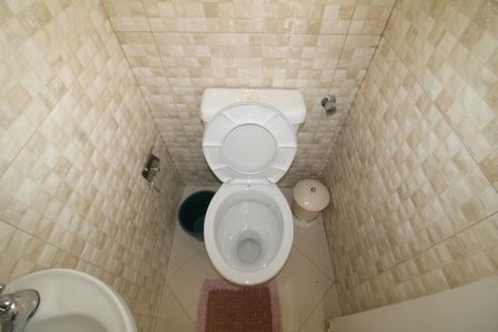 Casa à venda com 373m², 6 quartos e 4 vagasÁrea Comum - Banheiro