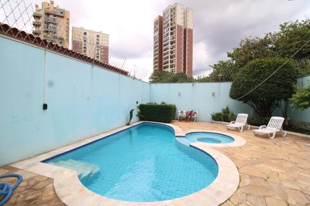 Casa à venda com 373m², 6 quartos e 4 vagasÁrea Comum