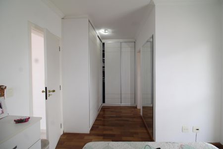 Casa à venda com 373m², 6 quartos e 4 vagasQuarto 1