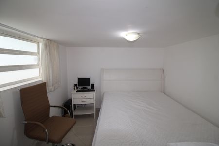 Casa à venda com 373m², 6 quartos e 4 vagasÁrea Comum - Quarto