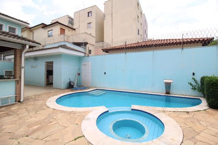 Casa à venda com 373m², 6 quartos e 4 vagasÁrea Comum