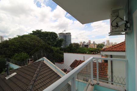 Casa à venda com 373m², 6 quartos e 4 vagasQuarto 1 - Varanda