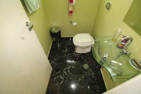 Casa à venda com 373m², 6 quartos e 4 vagasLavabo