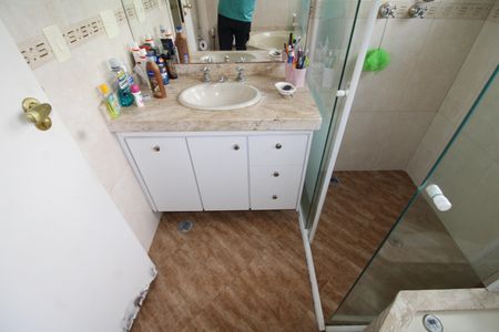Casa à venda com 373m², 6 quartos e 4 vagasQuarto 1 - Banheiro