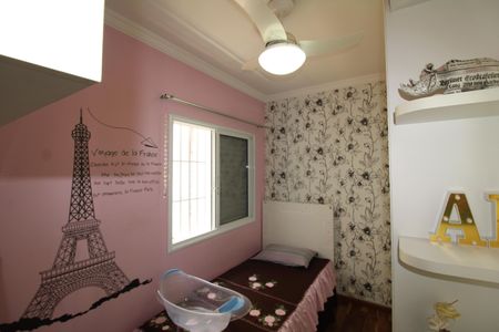 Casa à venda com 373m², 6 quartos e 4 vagasQuarto 2