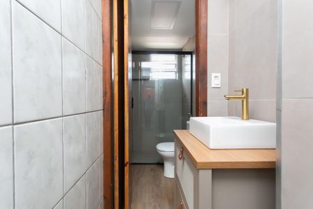 Apartamento para alugar com 47m², 2 quartos e sem vaga Apartamento para alugar com 47m², 2 quartos e sem vagaBanheiro Social