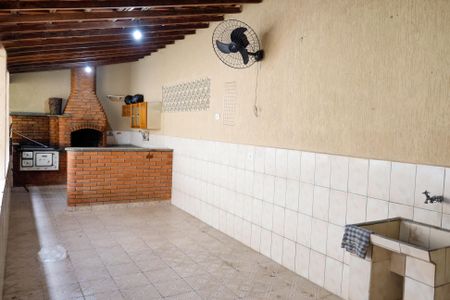 Casa à venda com 180m², 3 quartos e 2 vagasQuintal