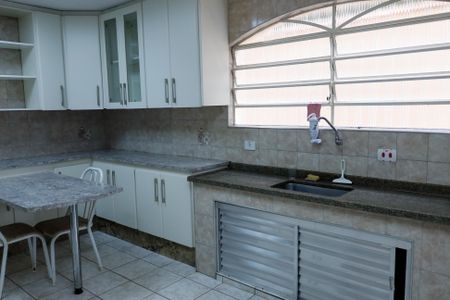 Casa à venda com 180m², 3 quartos e 2 vagasCozinha
