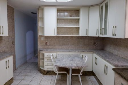 Casa à venda com 180m², 3 quartos e 2 vagasCozinha