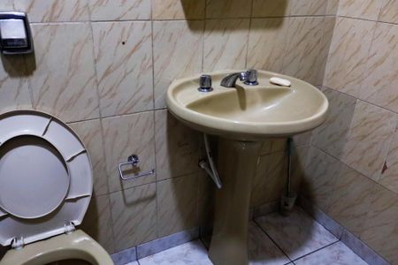 Casa à venda com 180m², 3 quartos e 2 vagasBanheiro 2