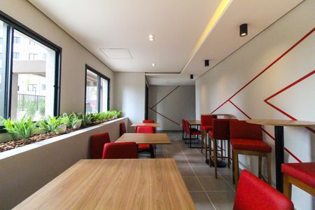 Apartamento para alugar com 38m², 2 quartos e sem vagaÁrea comum - Salão de festas