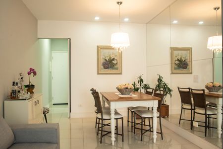 Apartamento à venda com 85m², 2 quartos e 2 vagasSala