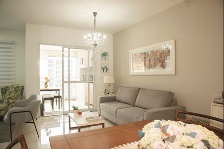 Apartamento à venda com 85m², 2 quartos e 2 vagasSala