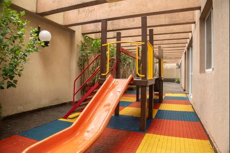 Apartamento à venda com 85m², 2 quartos e 2 vagasÁrea comum - Playground