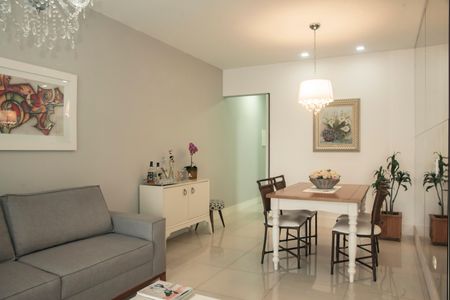 Apartamento à venda com 85m², 2 quartos e 2 vagasSala