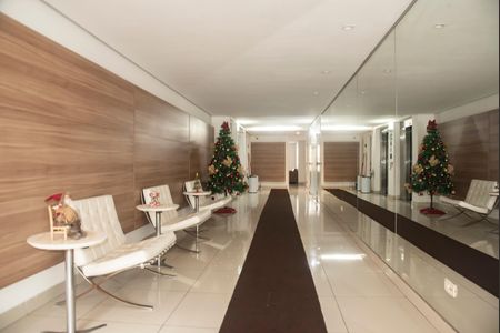 Apartamento à venda com 85m², 2 quartos e 2 vagasHall social