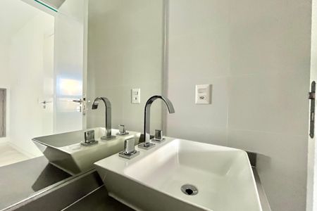 Apartamento à venda com 33m², 1 quarto e sem vagaBanheiro da Suíte