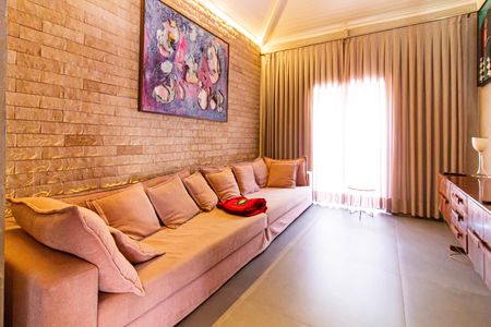 Casa para alugar com 280m², 4 quartos e 2 vagasSala