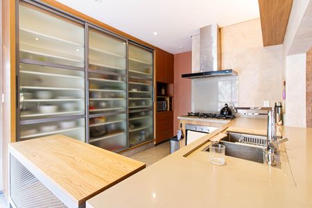Casa para alugar com 280m², 4 quartos e 2 vagasCozinha