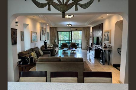 Apartamento para alugar com 247m², 3 quartos e 4 vagas