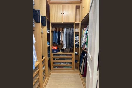 Apartamento para alugar com 247m², 3 quartos e 4 vagas