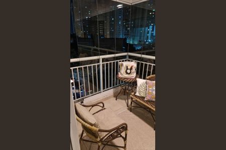 Apartamento à venda com 83m², 3 quartos e 2 vagasVaranda