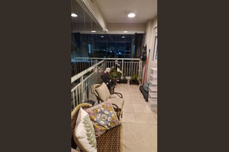 Apartamento à venda com 83m², 3 quartos e 2 vagasVaranda