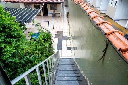 Casa para alugar com 465m², 6 quartos e 8 vagasEscada da edícola