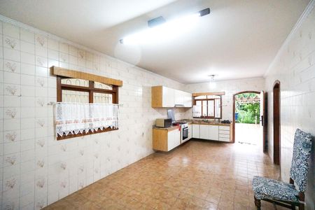 Casa para alugar com 465m², 6 quartos e 8 vagasCozinha