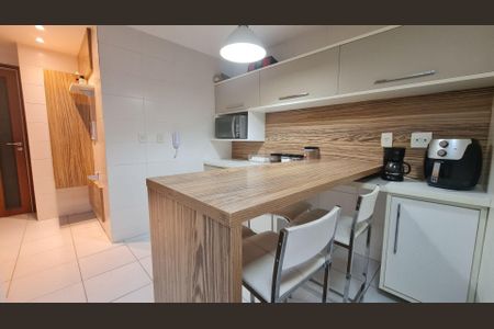 Apartamento à venda com 3 quartos, 130m² em Charitas, Niterói