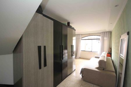 Casa à venda com 300m², 3 quartos e 8 vagasSala