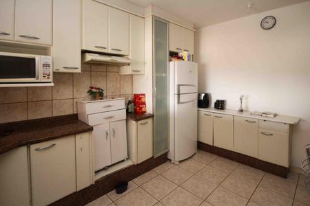 Casa à venda com 300m², 3 quartos e 8 vagasCozinha