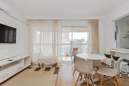Sala de apartamento para alugar com 2 quartos, 67m² em Santo Amaro, São Paulo