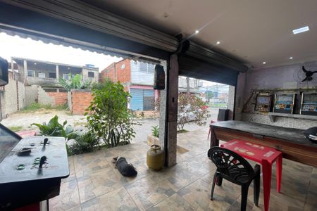 Casa para alugar com 180m², 6 quartos e 3 vagasSala/bar