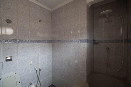 Casa à venda com 165m², 4 quartos e 4 vagasBanheiro 2