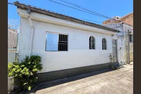 Casa para alugar com 69m², 2 quartos e sem vaga
