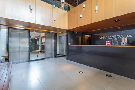 Studio para alugar com 29m², 1 quarto e 1 vaga Studio para alugar com 29m², 1 quarto e 1 vagaHall social