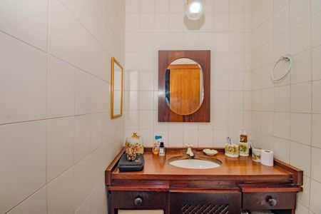 Casa para alugar com 350m², 3 quartos e 2 vagasBanheiro Social