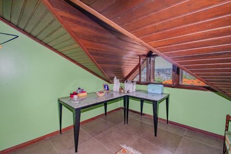 Casa para alugar com 350m², 3 quartos e 2 vagasQuarto