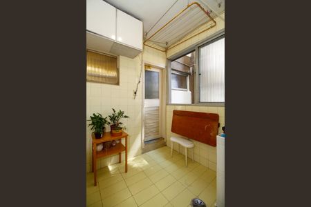 Apartamento à venda com 113m², 3 quartos e 1 vagaÁrea de Serviço