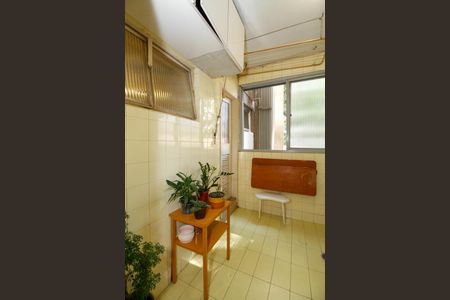 Apartamento à venda com 113m², 3 quartos e 1 vagaÁrea de Serviço