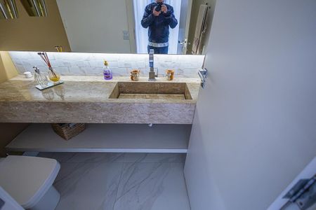 Apartamento à venda com 196m², 4 quartos e 4 vagaslavabo